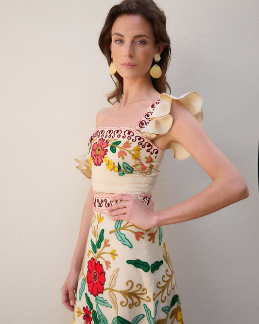 Conjunto Oria de top y falda bordados en beige de IQ Collection · PORTICO Concept, Turó Park Barcelona (vista 2)
