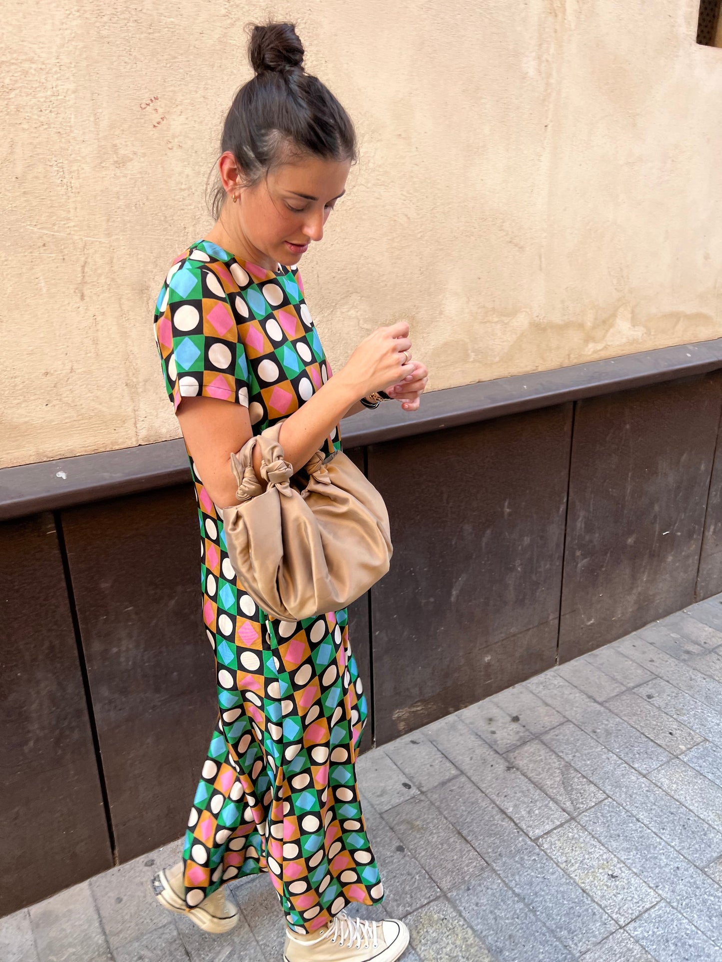 Bolso Bernatta Mini beige de Laia Alen – Laia Alen · PORTICO Concept, Turó Park Barcelona (vista 6)
