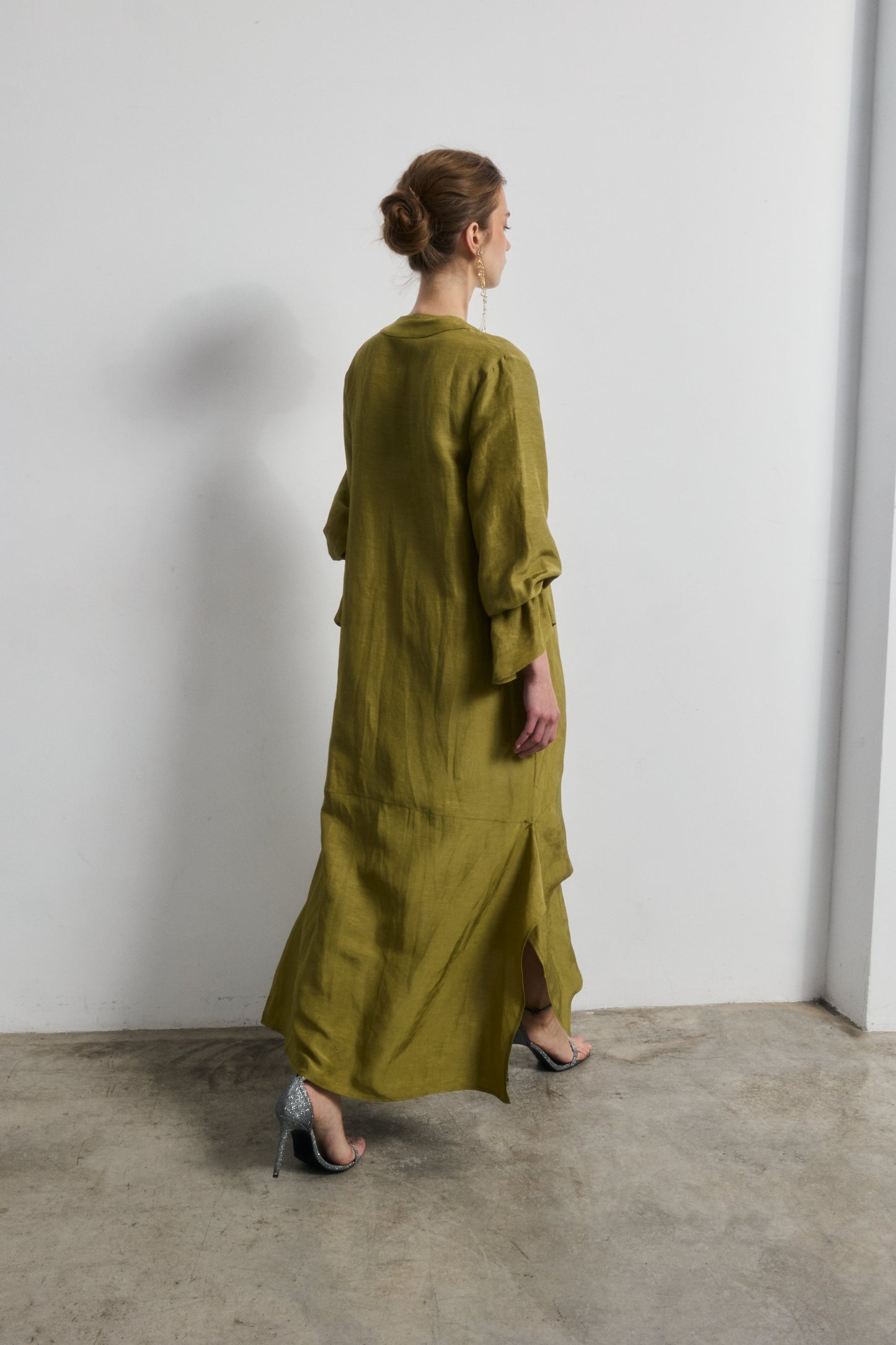 Vestido Lea Verde Oliva — Galcon Studio · detalle 7