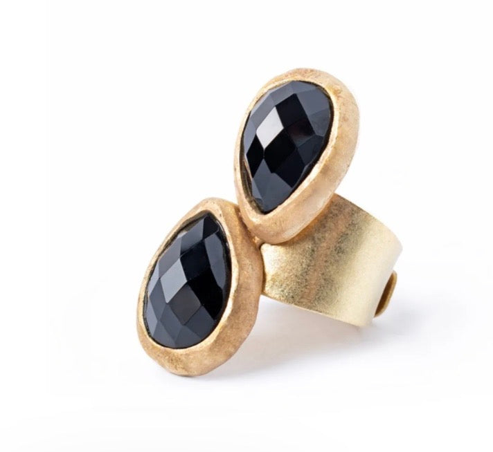 Anillo Dos Gotas Agata en ágata negra – Olga Prieto · PORTICO Concept, Turó Park Barcelona (vista 2)