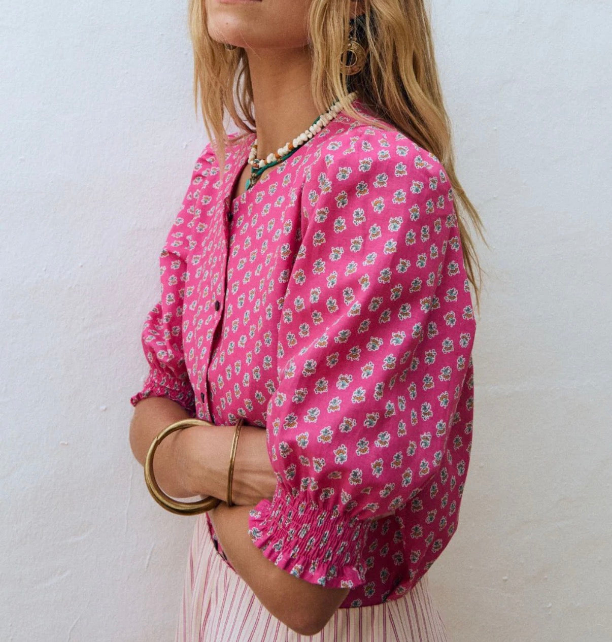 Camisa rosa con estampado floral de inspiración india – Magnolya Collection · PORTICO Concept, Turó Park Barcelona (vista 2)