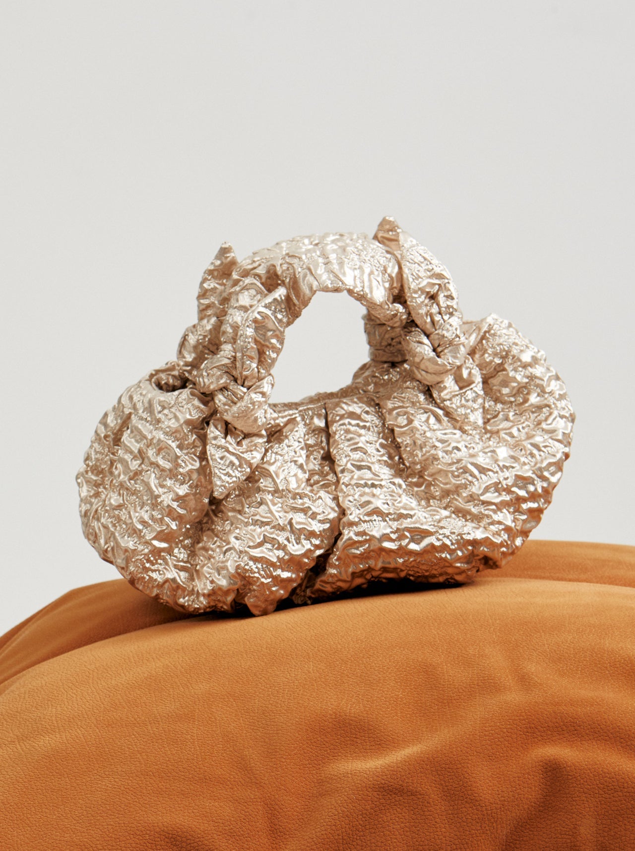 Bolso Bernatta Mini plata de Laia Alen – Laia Alen · PORTICO Concept, Turó Park Barcelona (vista 6)