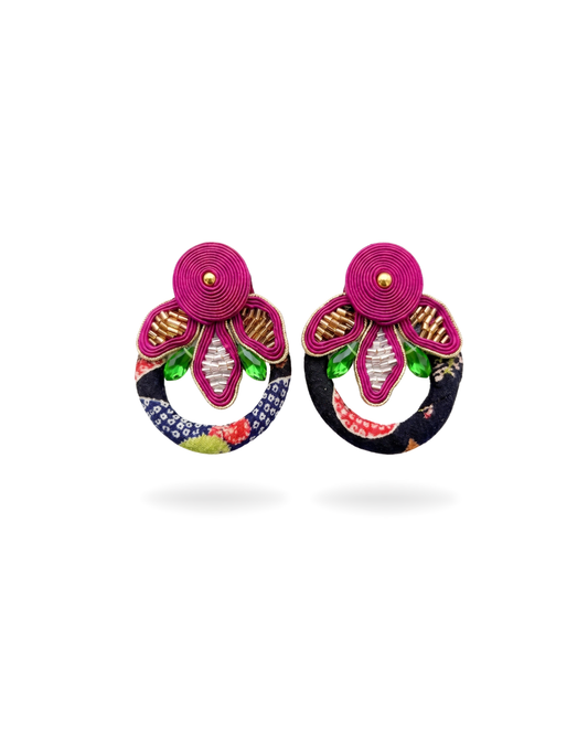 Pendientes Lotus Magenta en magenta multicolor – Musula · PORTICO Concept, Turó Park Barcelona