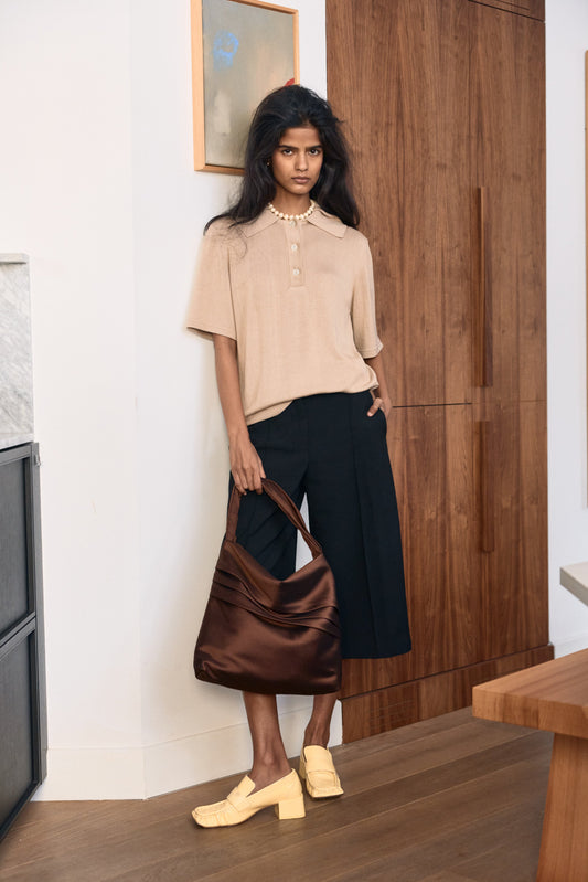 Antonia Silk Polo Beige de Laia alen · 55% seda Mulberry, 45% viscosa