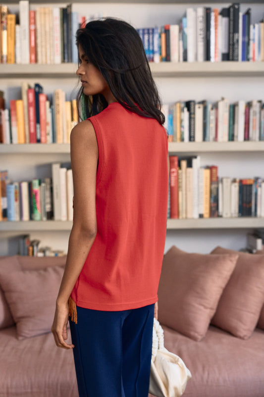 Top Ines rojo con flecos bordados de Laia Alen – Laia Alen · PORTICO Concept, Turó Park Barcelona (vista 2)