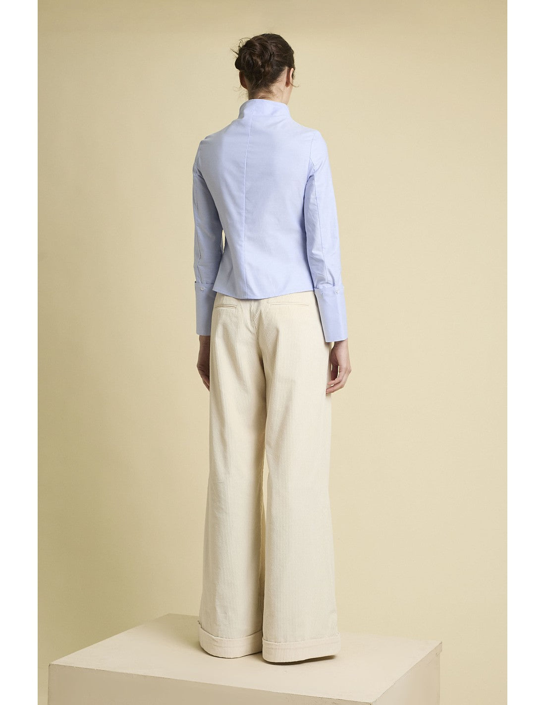 Pantalón Chino Velvetón Marrón de Zaitegui studio · detalle 1