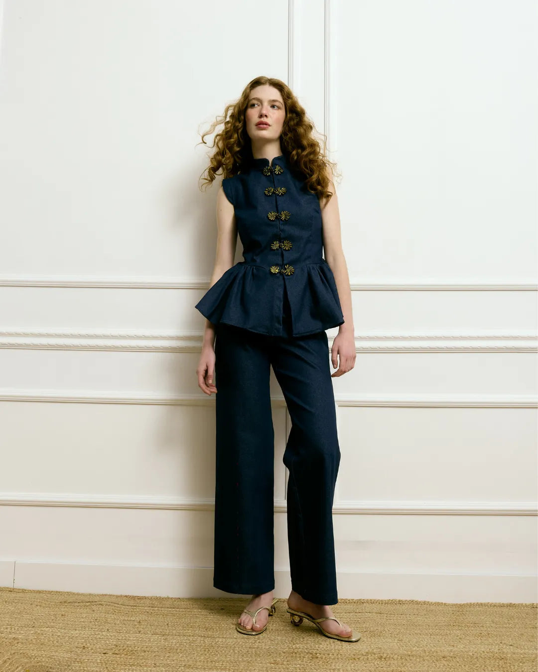 Shanghai Denim Vest, chaleco denim con botones Cheongsam – Laganini · PORTICO Concept, Turó Park Barcelona (vista 2)