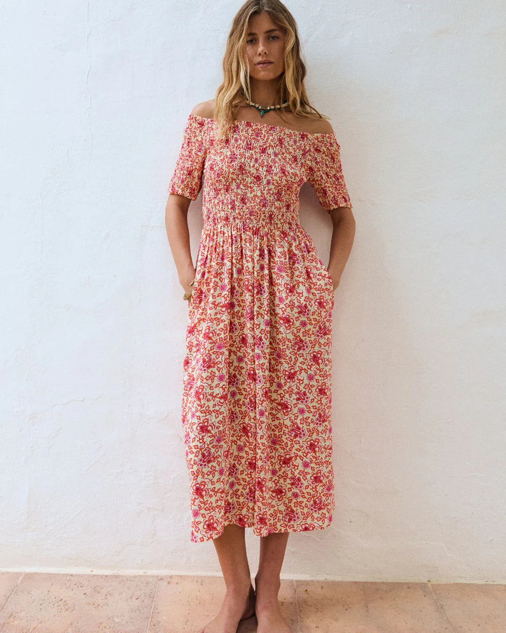 Vestido midi crudo con estampado floral rojo – Magnolya Collection · PORTICO Concept, Turó Park Barcelona (vista 2)