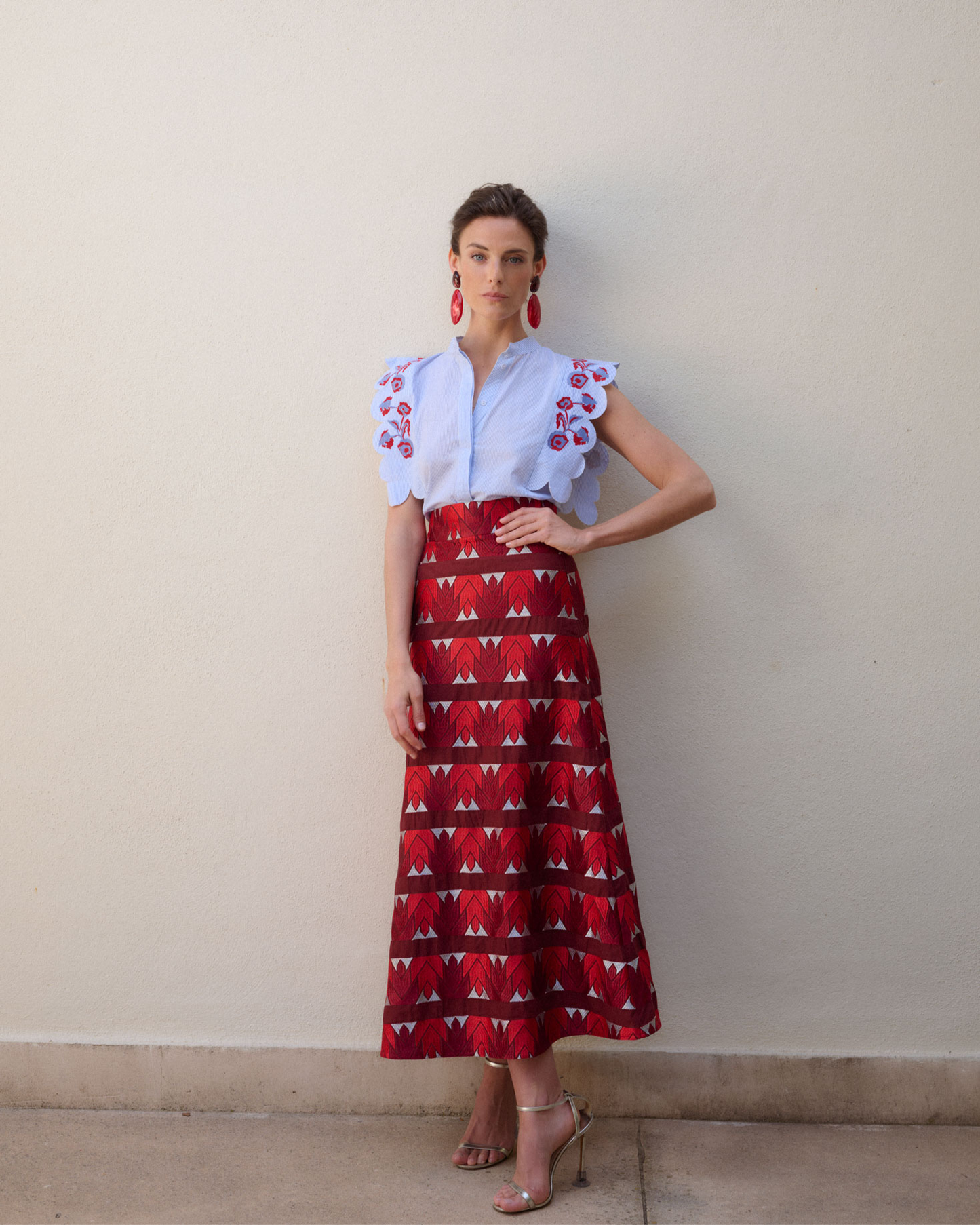 Camisa Anna a rayas azules con bordado floral de IQ Collection · PORTICO Concept, Turó Park Barcelona (vista 3)