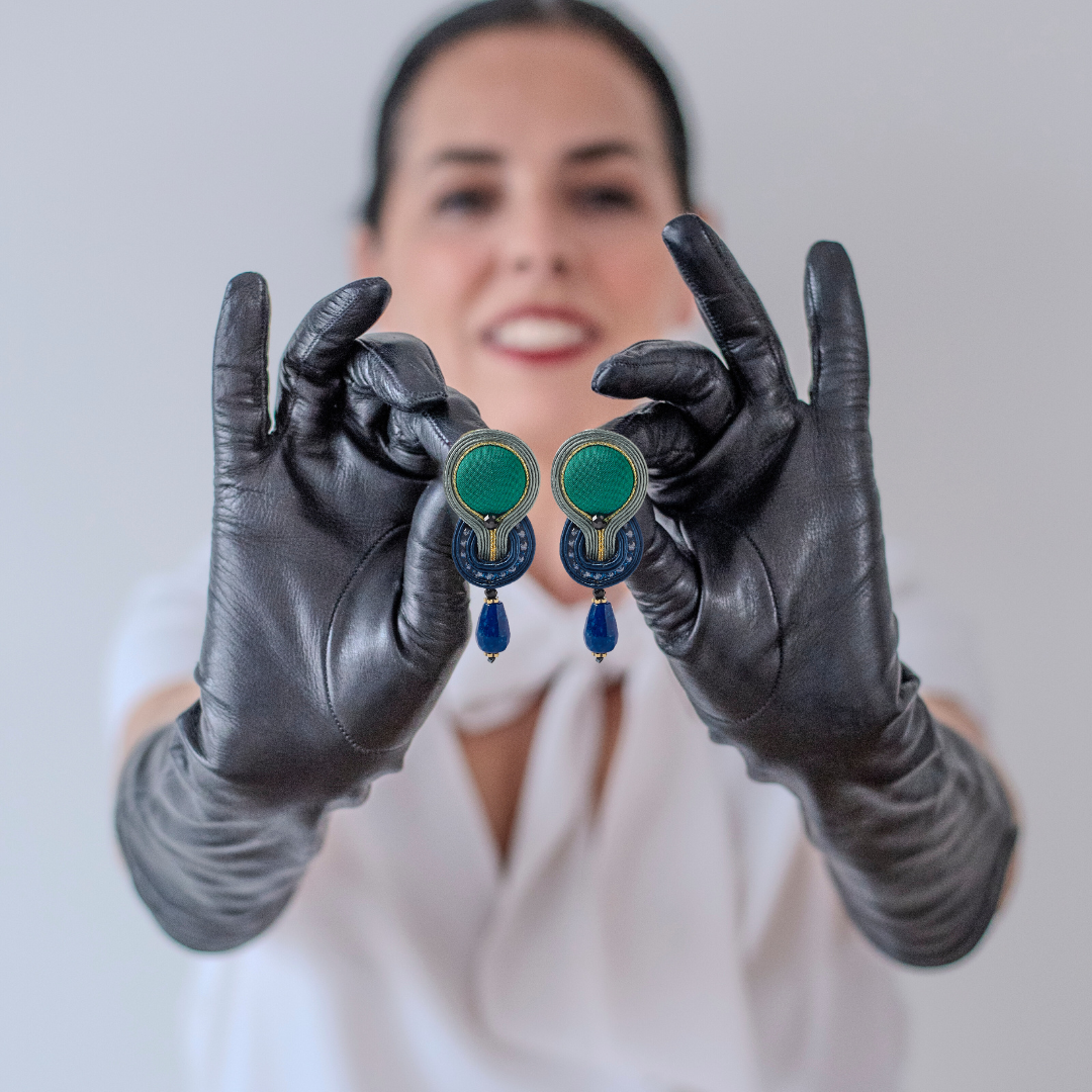 Pendientes Tommasa Denim en verde y azul denim – Musula · PORTICO Concept, Turó Park Barcelona (vista 2)