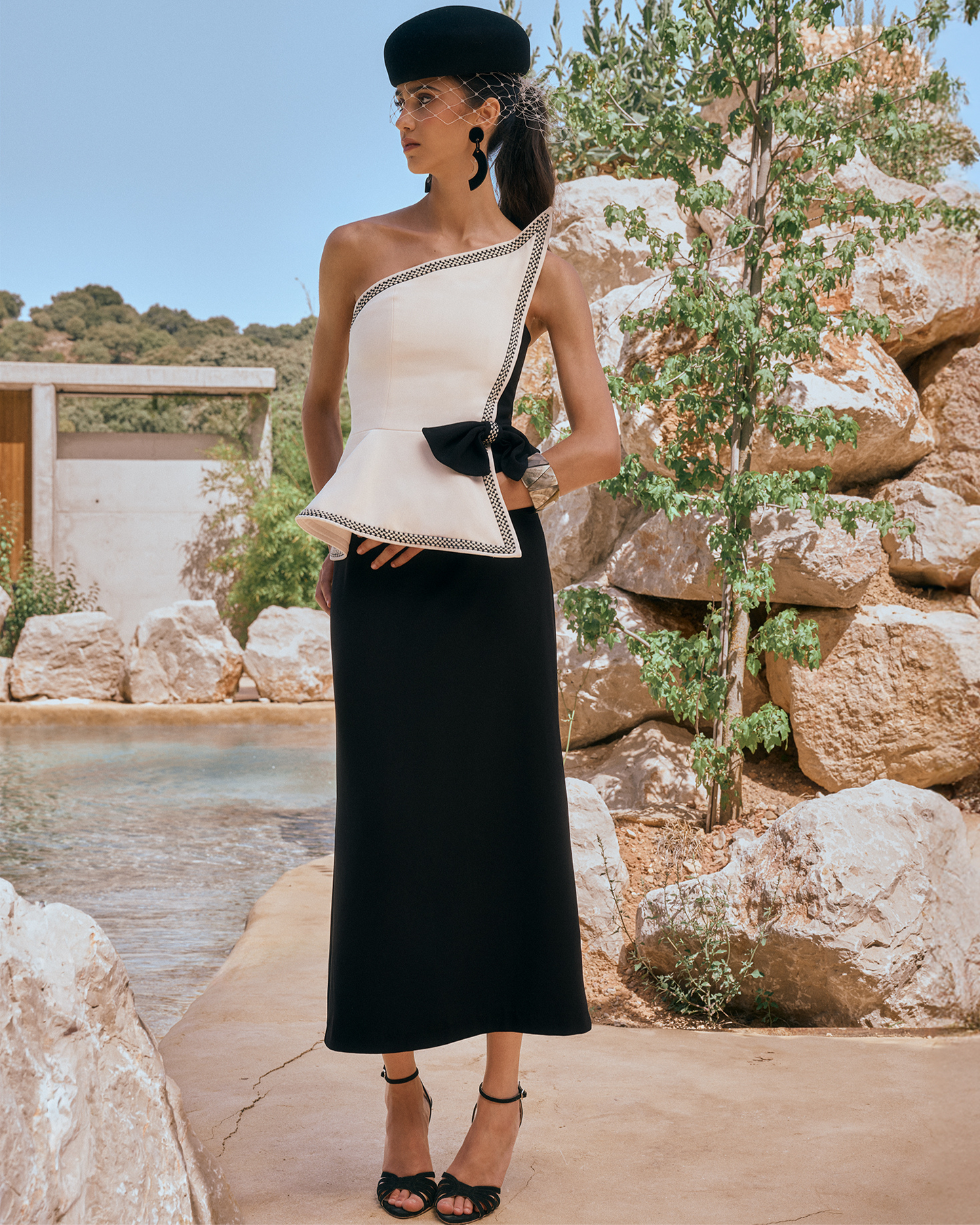 Vestido Habana midi bicolor en crudo y negro de IQ Collection · PORTICO Concept, Turó Park Barcelona (vista 7)