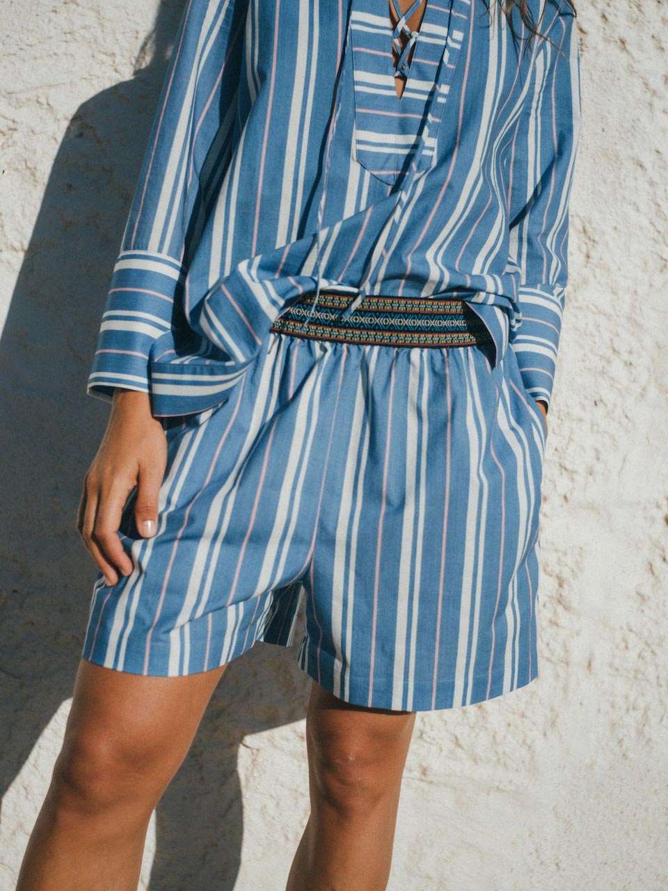 Althea Shorts de Cosmology · 100% algodón estampado a rayas