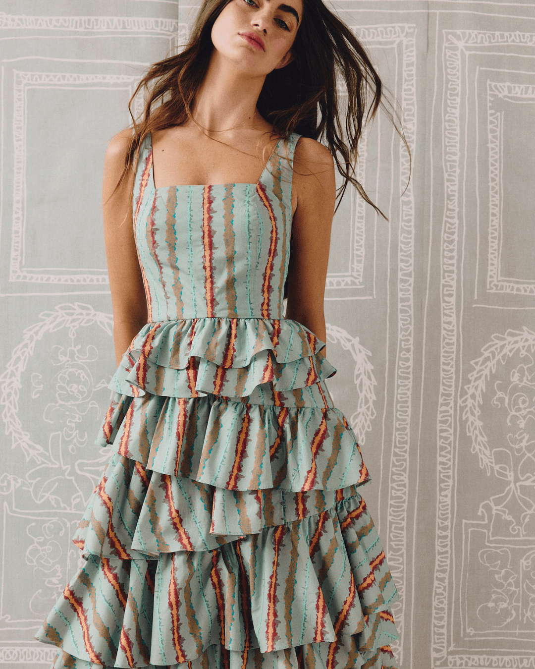 Vestido Daiquiri Aquamarine midi de volantes con estampado tie dye – Laganini · PORTICO Concept, Turó Park Barcelona (vista 2)