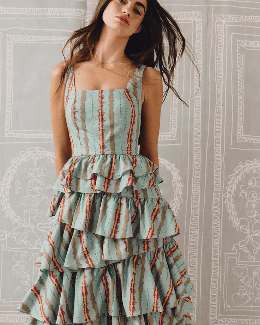 Vestido Daiquiri Aquamarine midi de volantes con estampado tie dye – Laganini · PORTICO Concept, Turó Park Barcelona (vista 2)