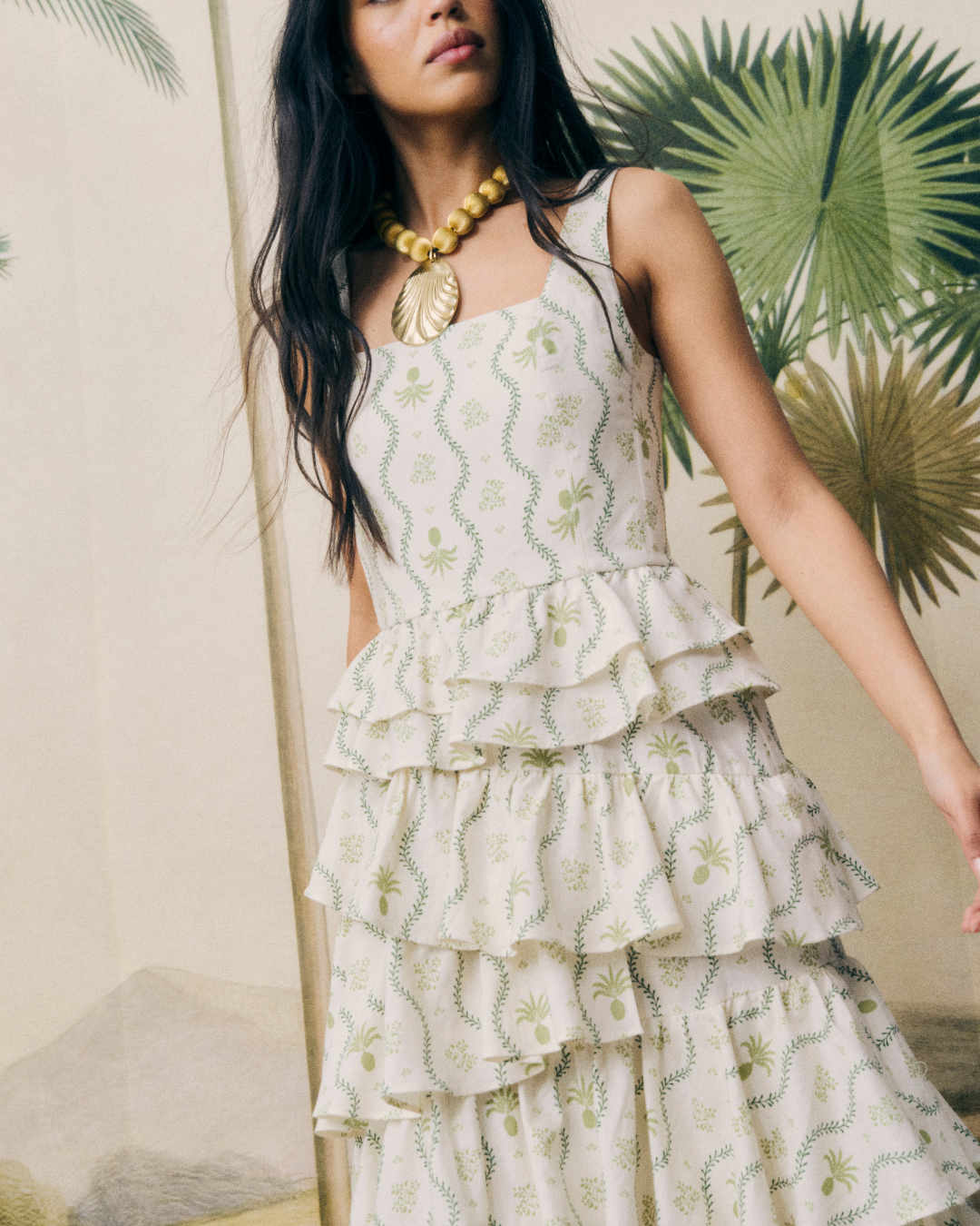 Vestido Daiquiri Hawai midi de volantes con estampado verde – Laganini · PORTICO Concept, Turó Park Barcelona (vista 3)