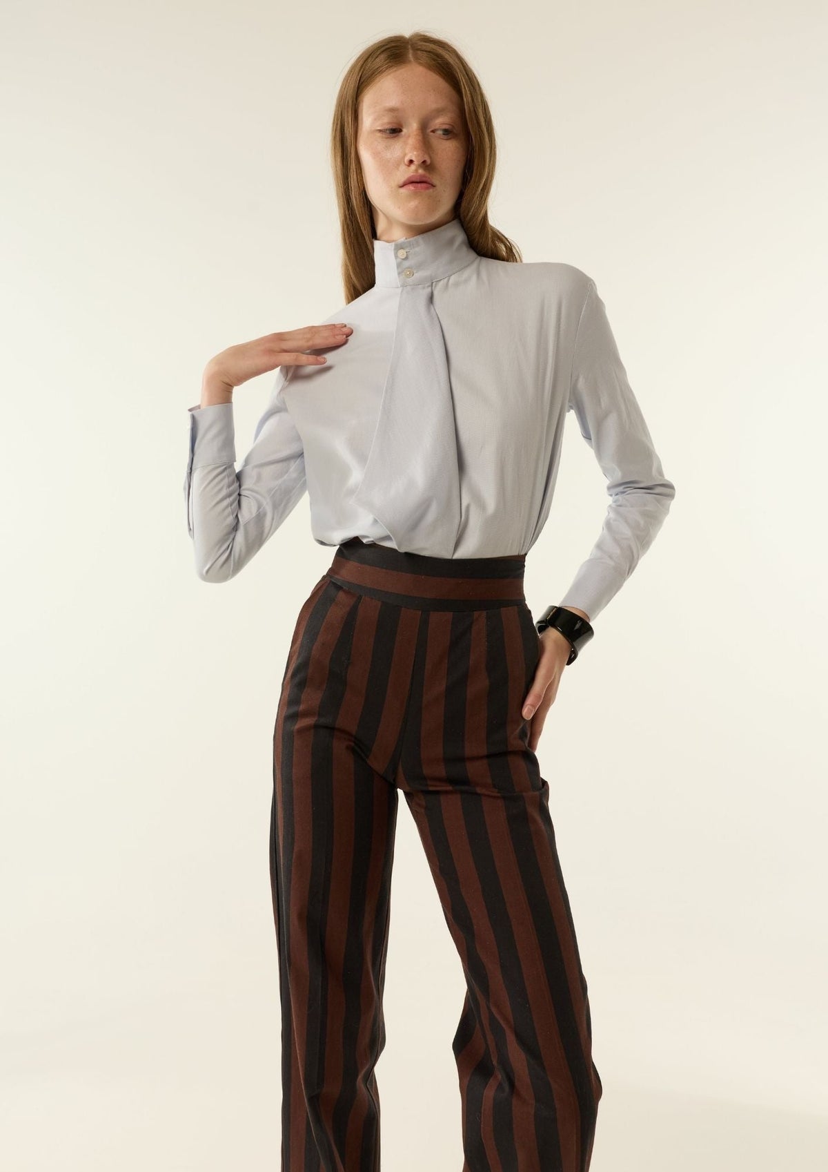 Pantalón Saeta Marrón y Negro de IQ Collection · detalle 3