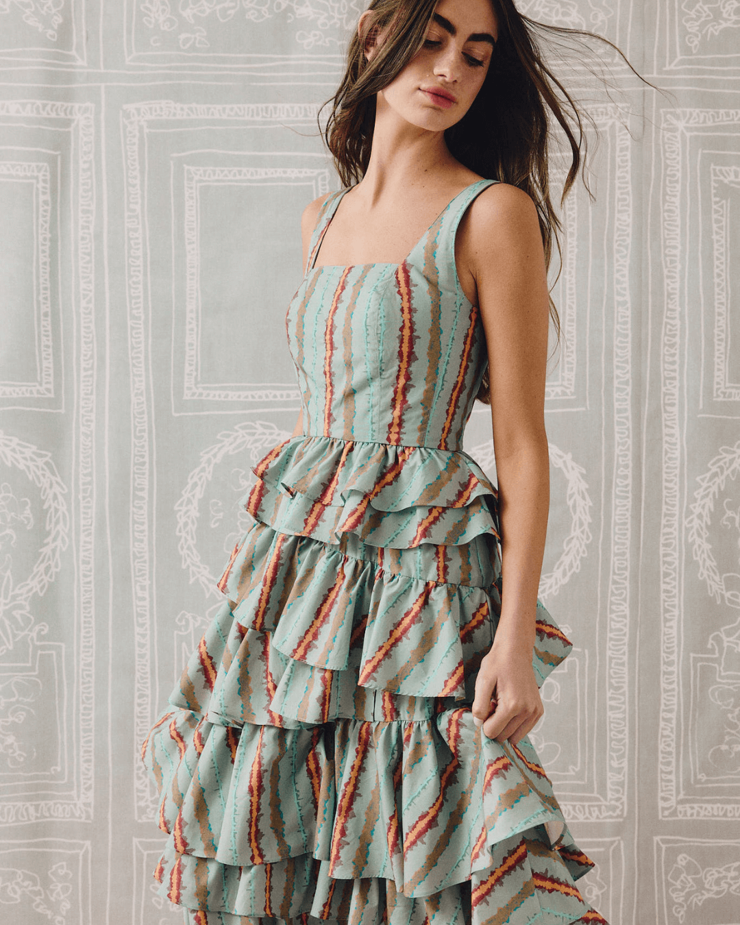 Vestido Daiquiri Aquamarine midi de volantes con estampado tie dye – Laganini · PORTICO Concept, Turó Park Barcelona (vista 4)