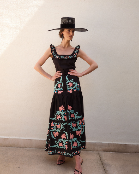 Conjunto Lunara de top y falda con bordados de IQ Collection · PORTICO Concept, Turó Park Barcelona