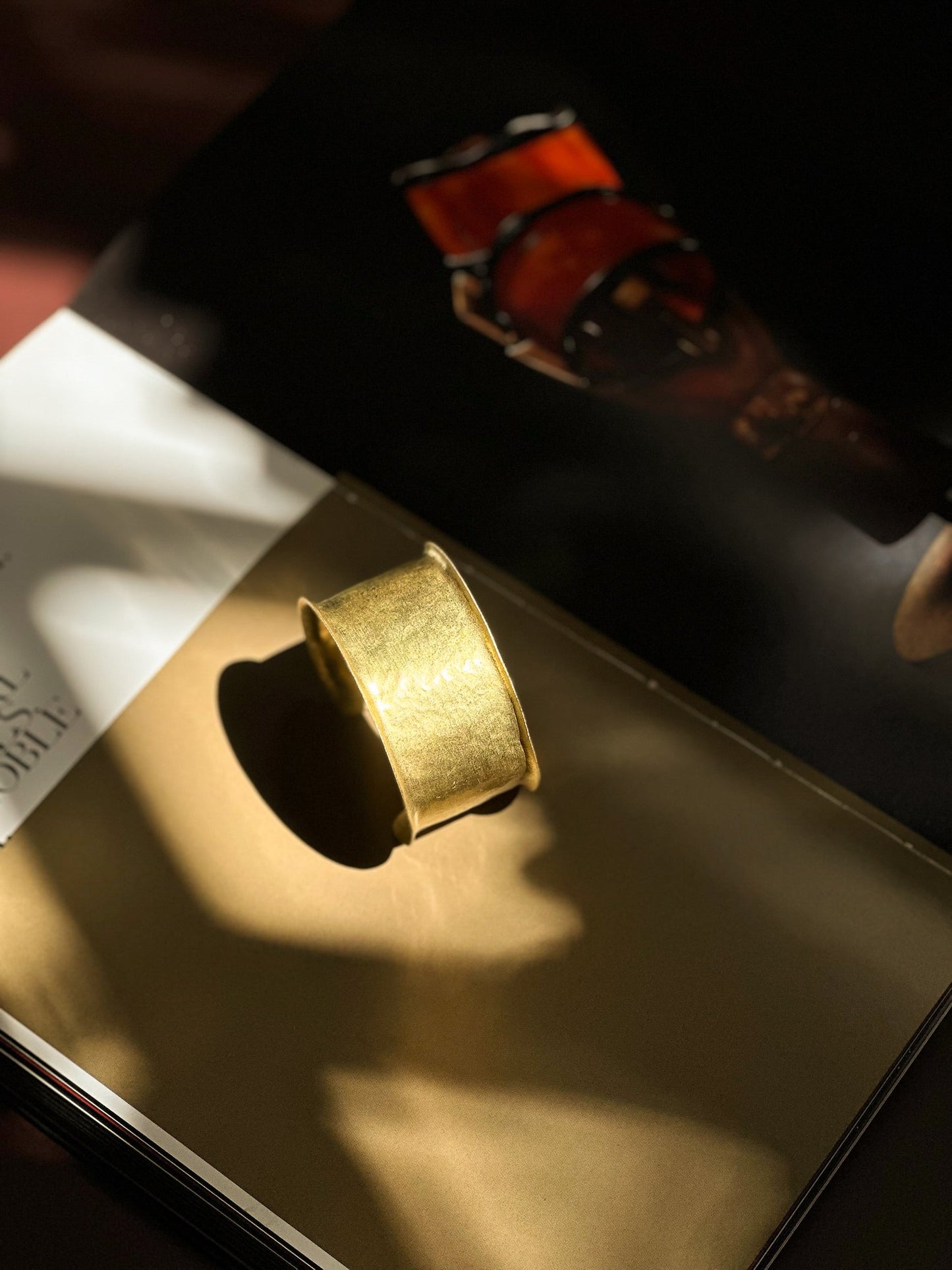 Brazalete Artemisa de Olga Prieto · puesto
