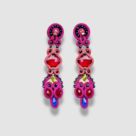 Pendientes Opium Fuchsia de Musula, detalle · PORTICO Concept, Turó Park Barcelona