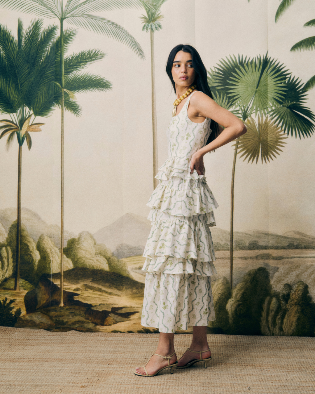 Vestido Daiquiri Hawai midi de volantes con estampado verde – Laganini · PORTICO Concept, Turó Park Barcelona (vista 5)