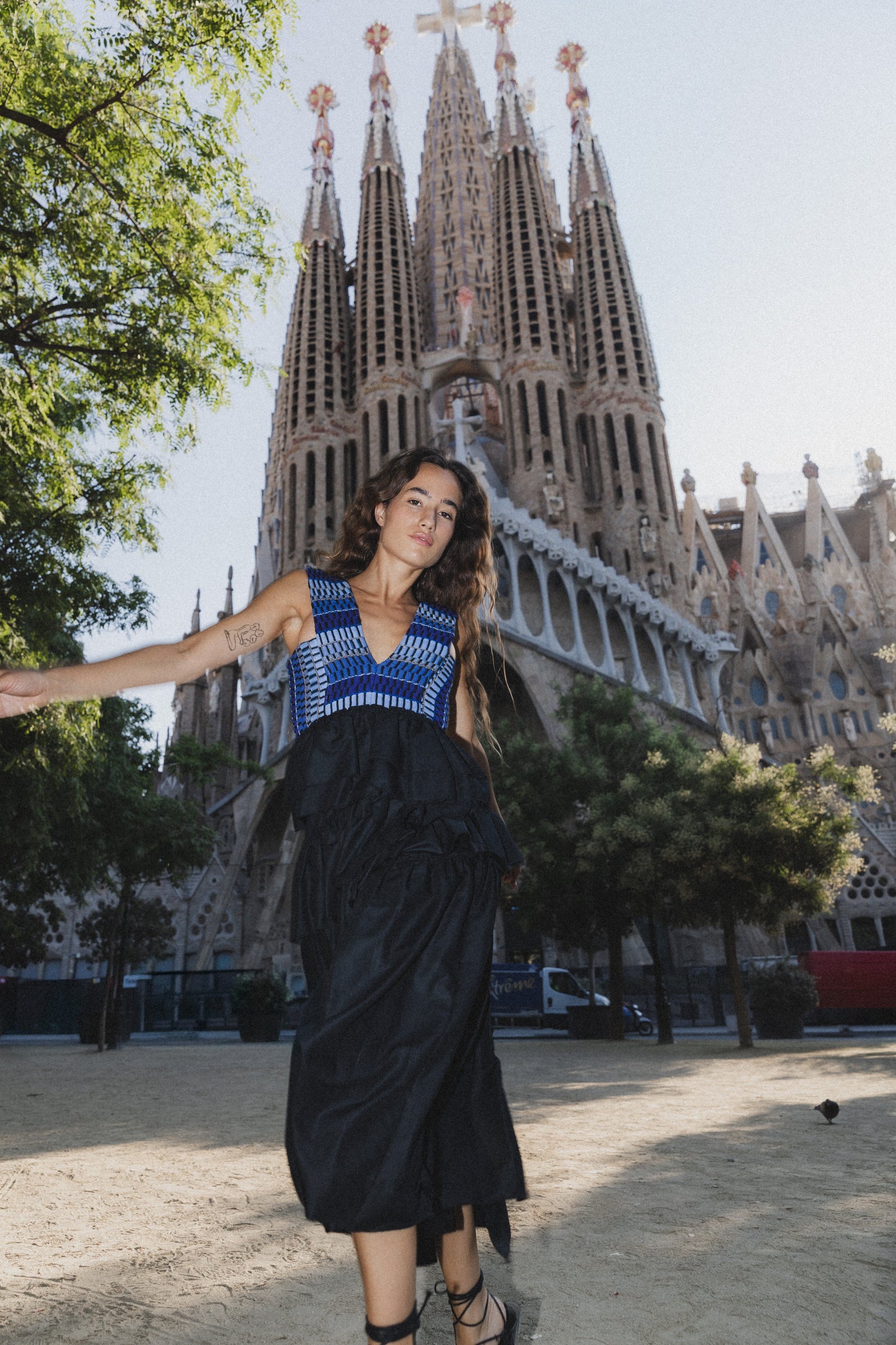 Vestido Cas Negro de Baudesson · 80% algodón y 15% seda, tejido en telar