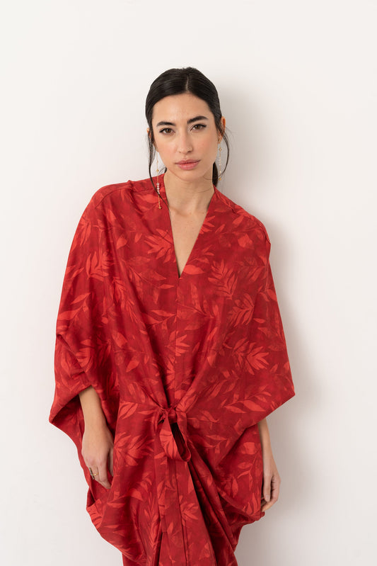 Vestido kaftán Remy rojo de Vano Studio, caída fluida de talla única