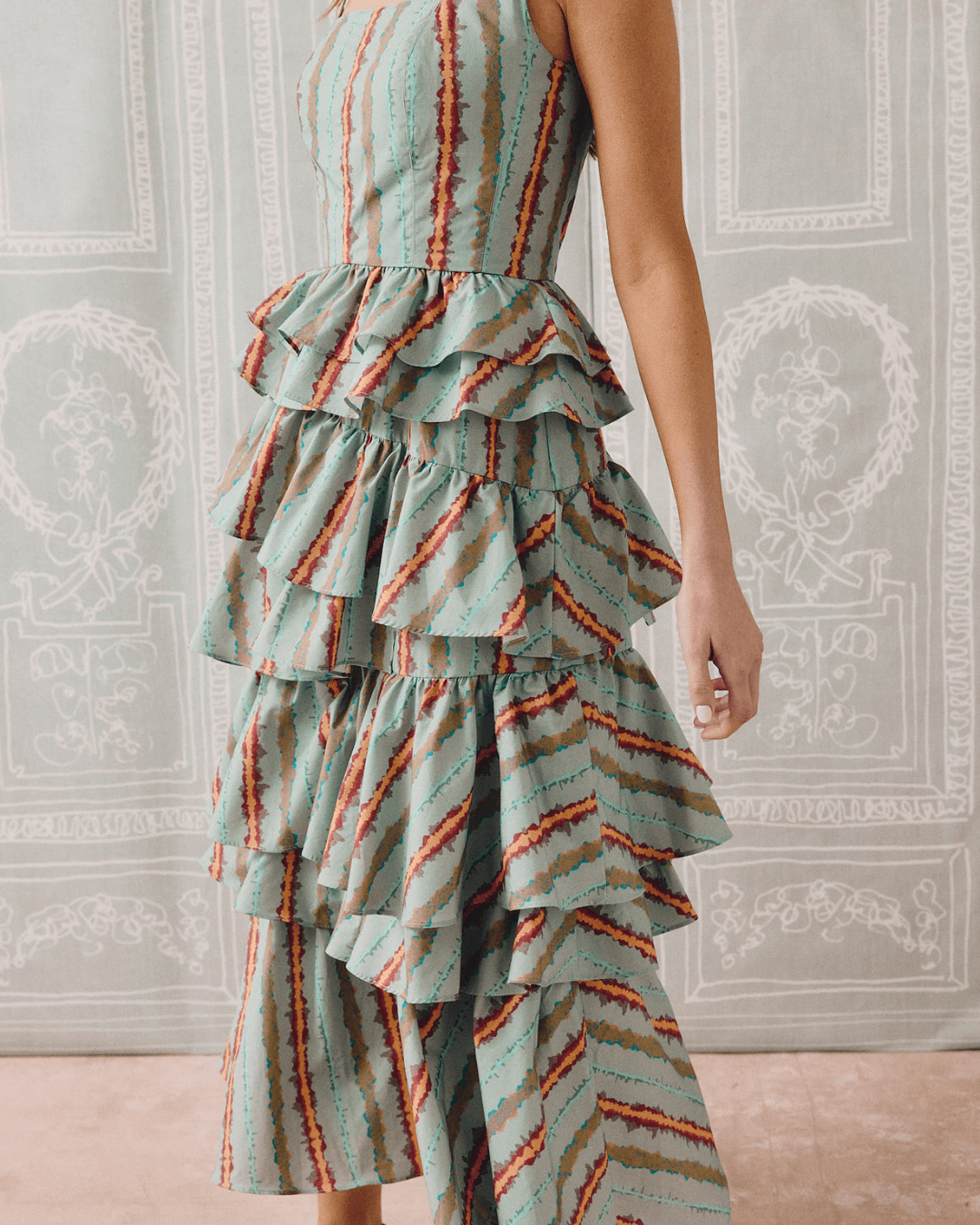 Vestido Daiquiri Aquamarine midi de volantes con estampado tie dye – Laganini · PORTICO Concept, Turó Park Barcelona (vista 6)