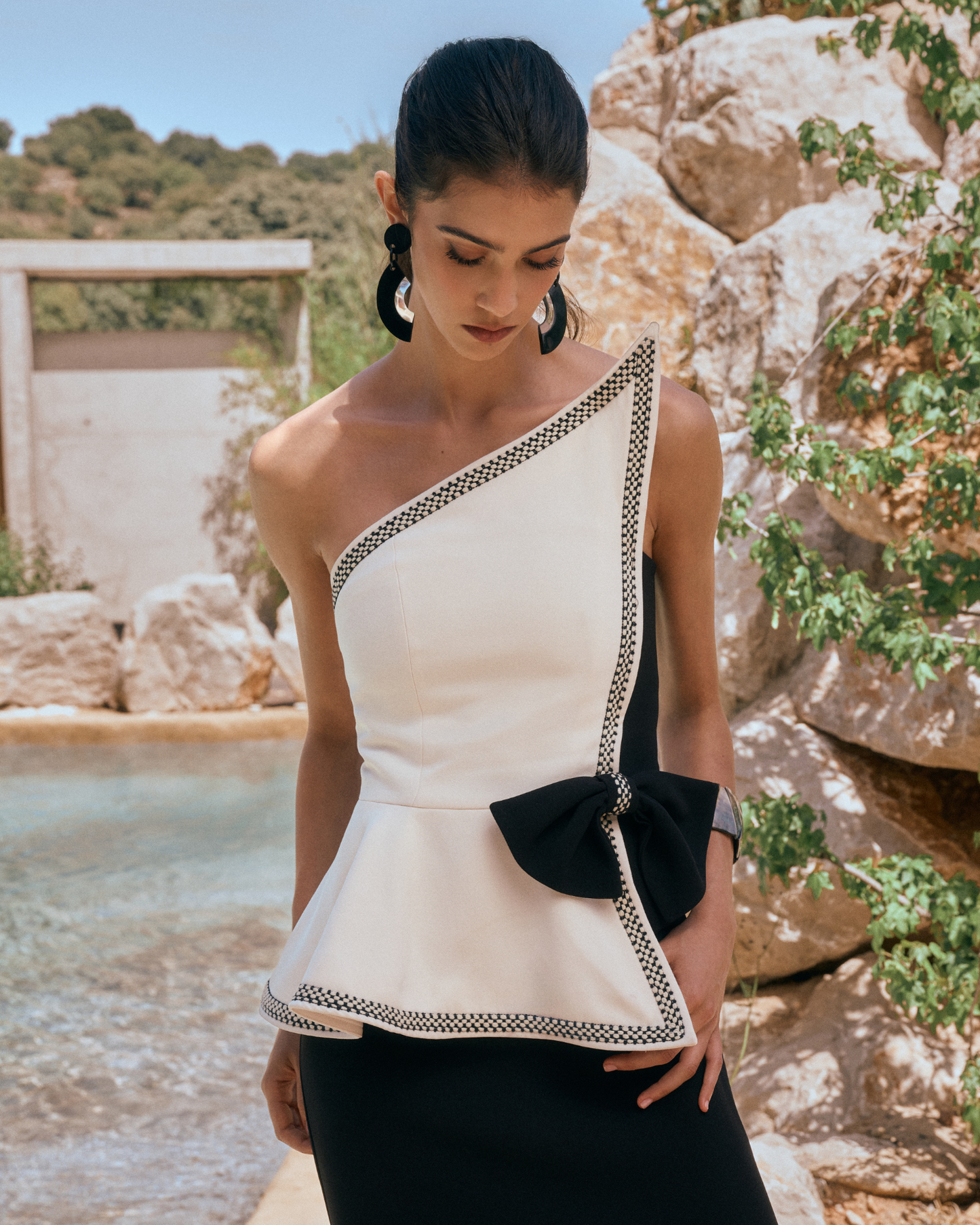 Vestido Habana midi bicolor en crudo y negro de IQ Collection · PORTICO Concept, Turó Park Barcelona (vista 6)