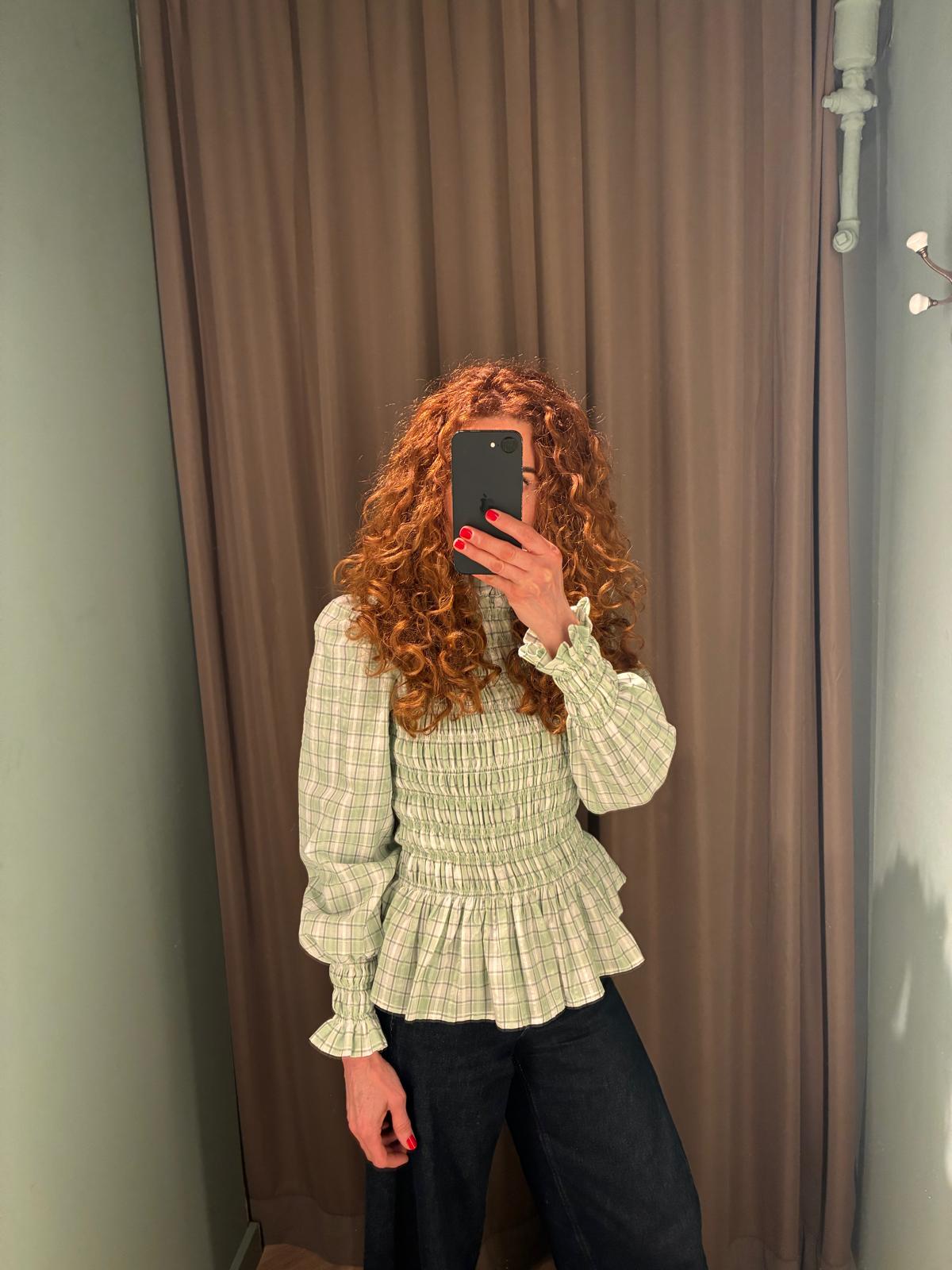 Camisa de cuadros verde y blanco con peplum – Magnolya Collection · PORTICO Concept, Turó Park Barcelona (vista 2)