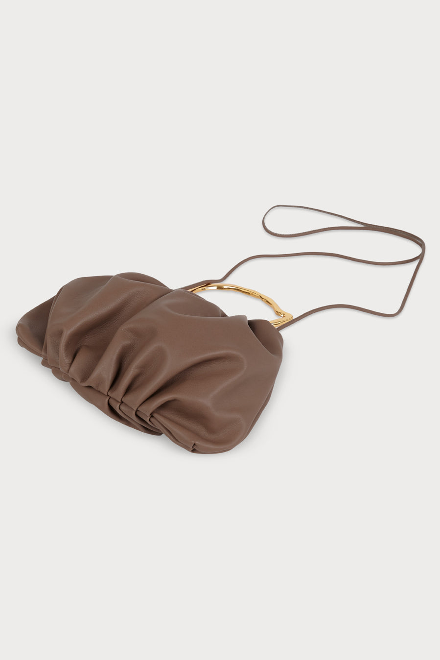 Bolso Victoria Taupe – Carnevale Madrid · PORTICO Concept, Turó Park Barcelona (vista 4)