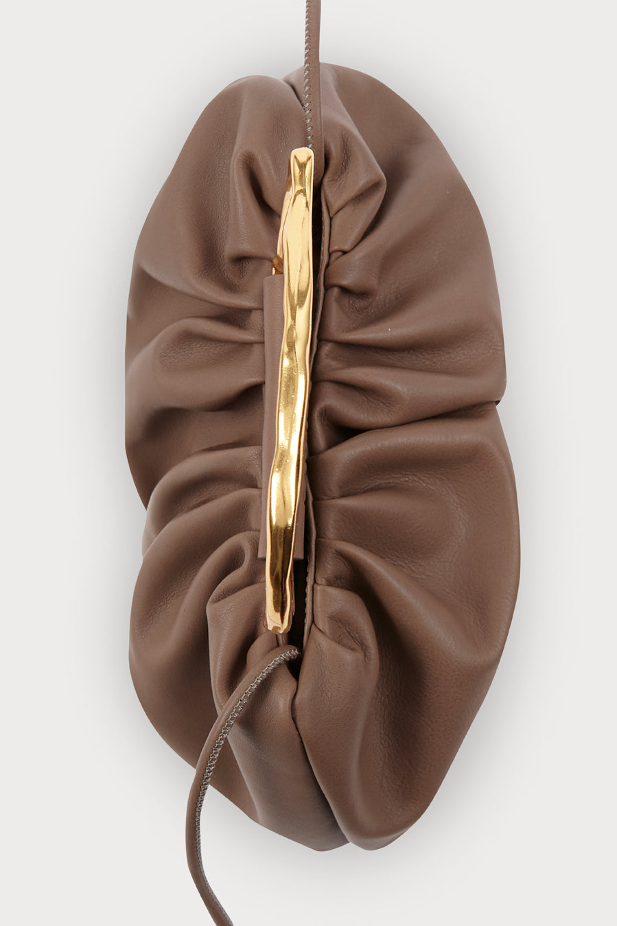 Bolso Victoria Taupe – Carnevale Madrid · PORTICO Concept, Turó Park Barcelona (vista 5)