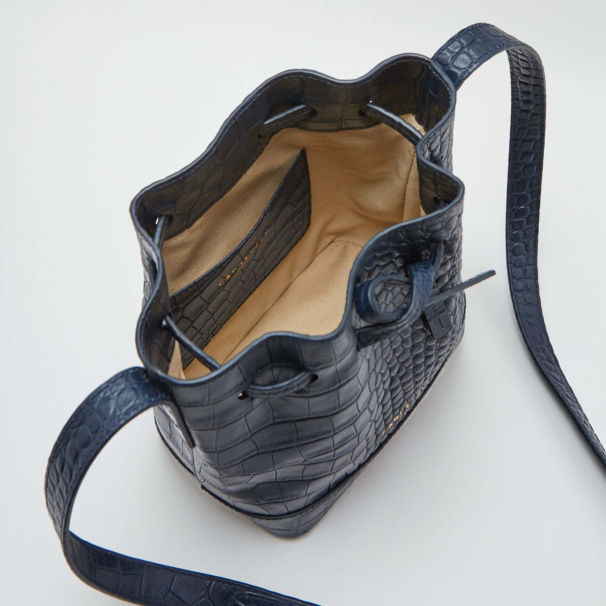 Bolso Mini Telma Coco Navy – Carnevale Madrid · PORTICO Concept, Turó Park Barcelona (vista 4)