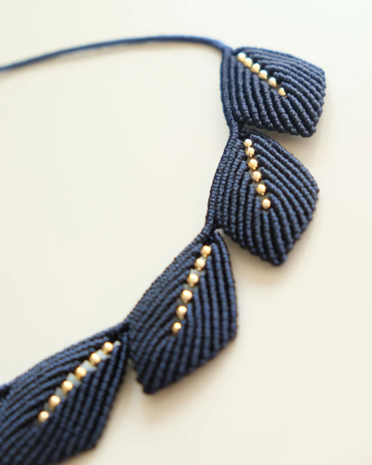 COLLAR AURA HOJAS AZUL