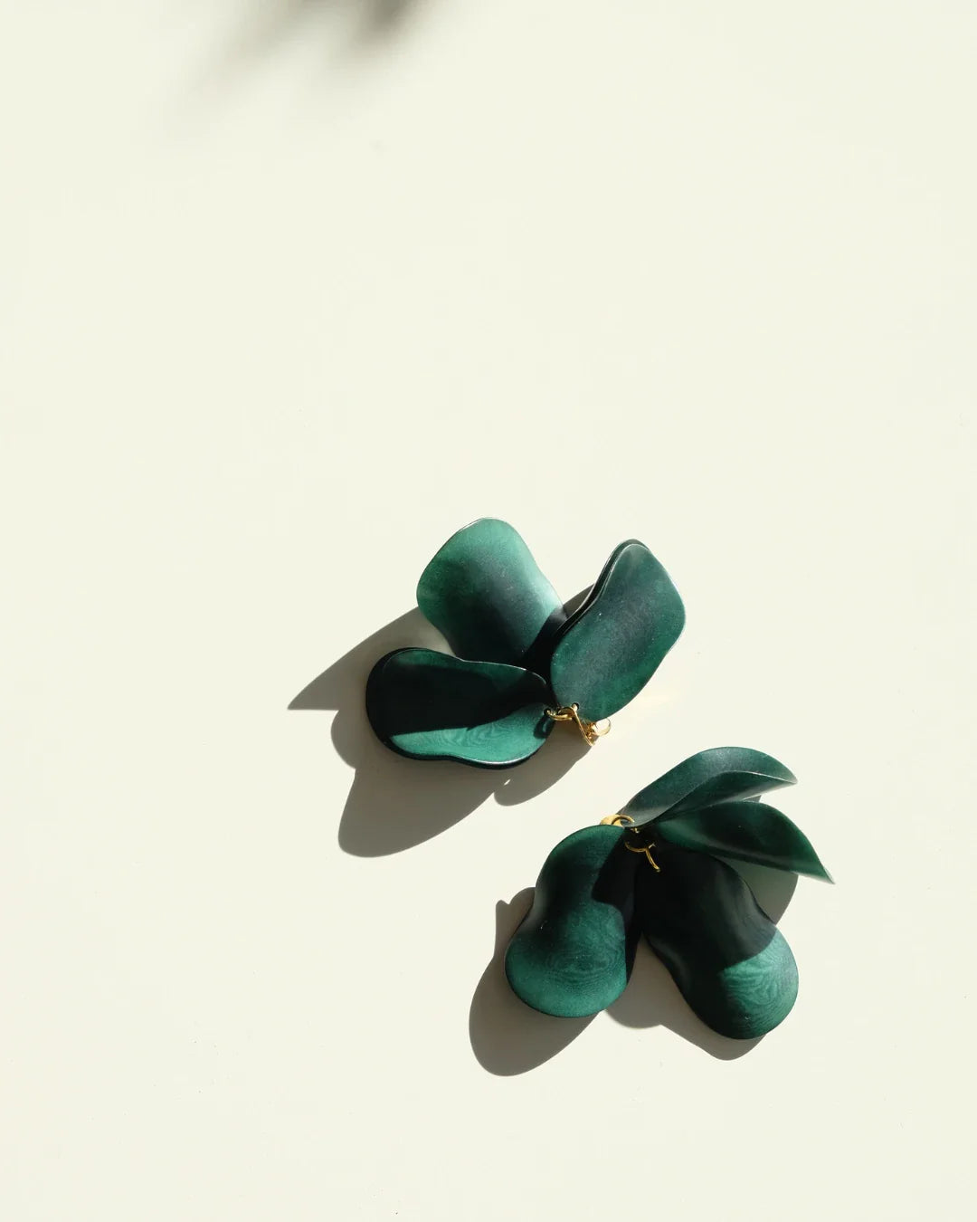 Pendientes Flora Esmeralda de Coper · detalle 2