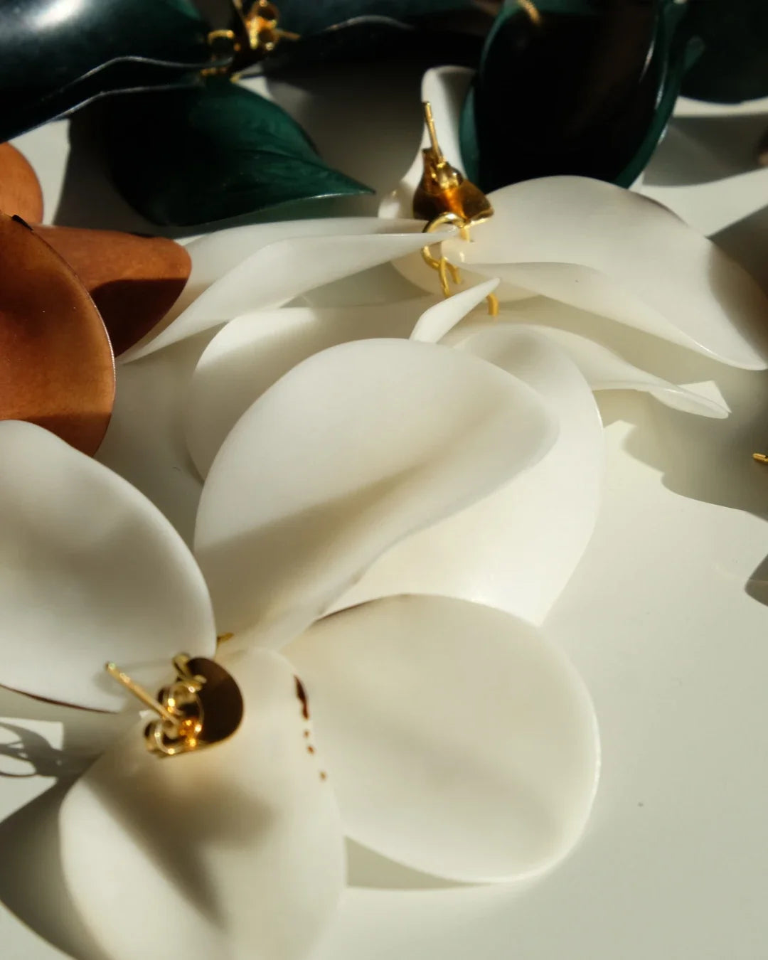 Pendientes Flora Off White de Coper · detalle 3