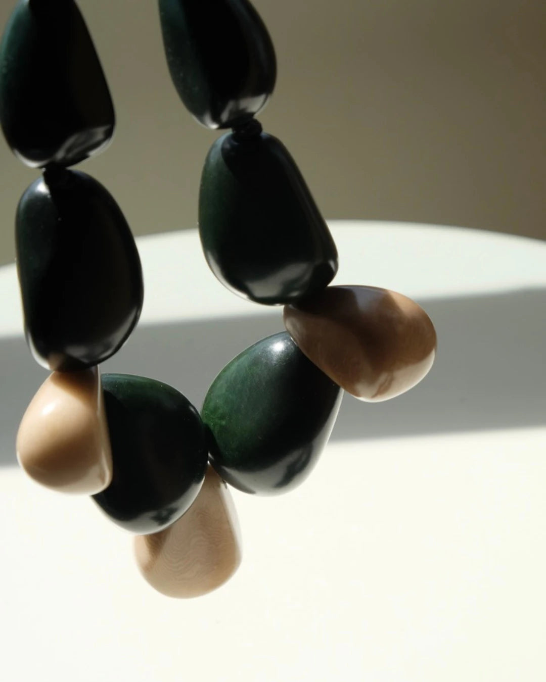 Collar Marina verde esmeralda de Coper · detalle 5