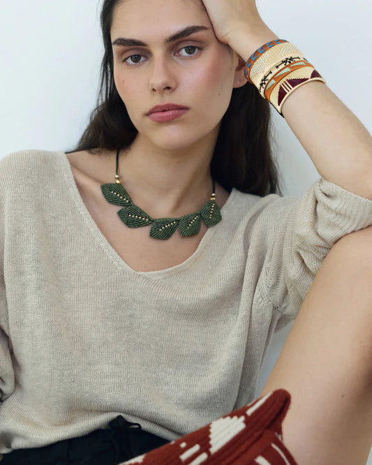 COLLAR AURA HOJAS VERDE