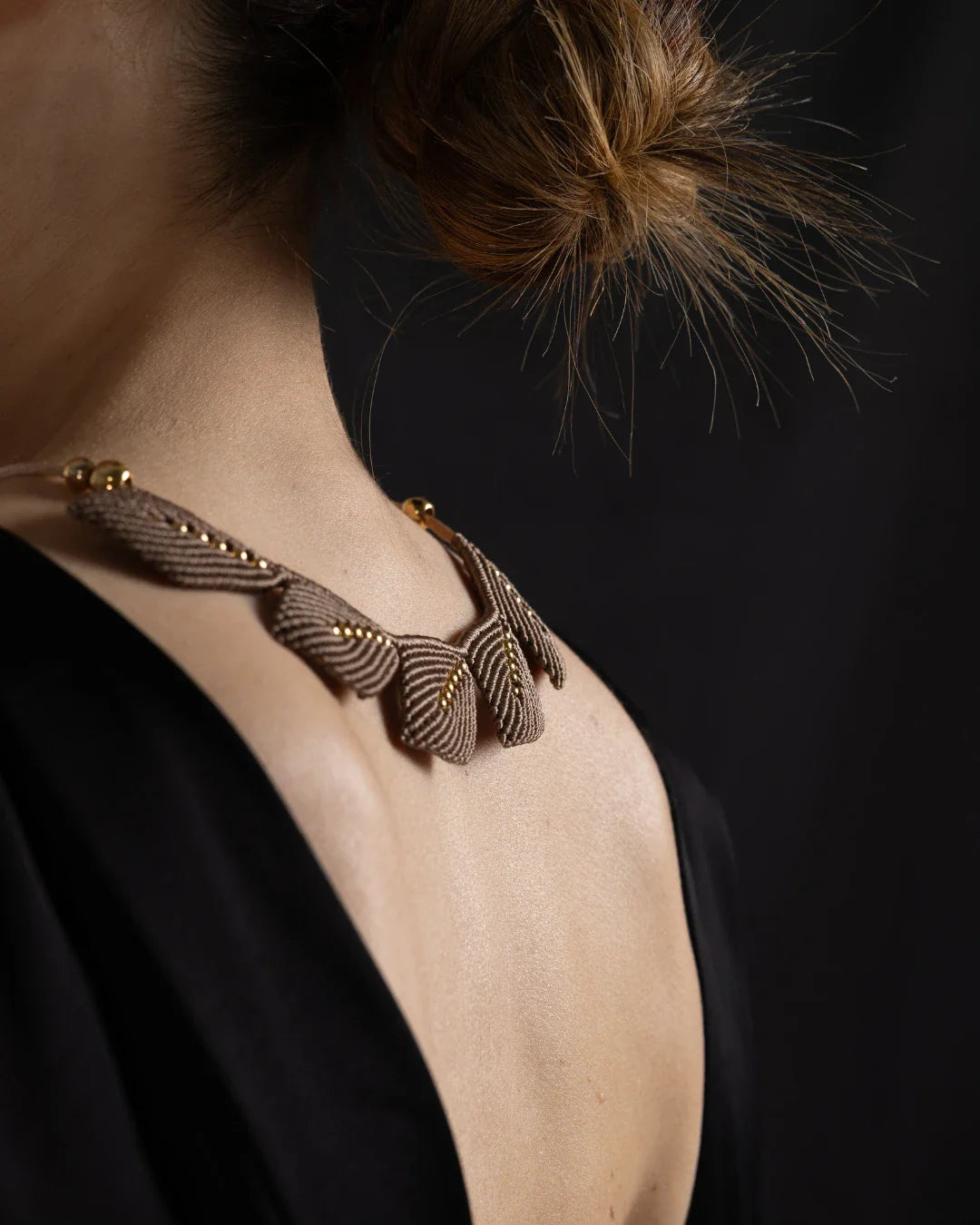 Collar Aura Hojas Visón de Coper · detalle 2