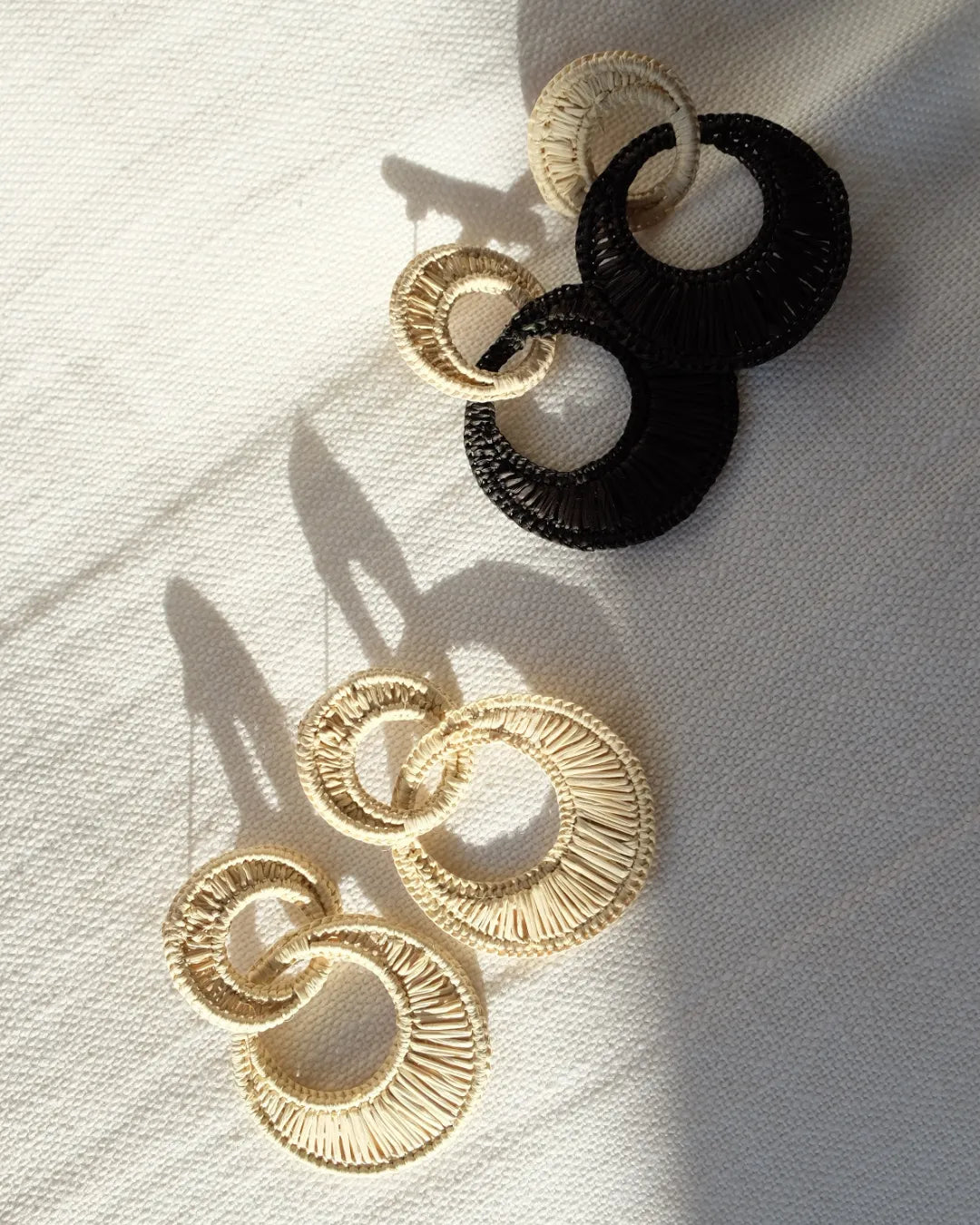 PENDIENTE CARMINA BEIGE BLACK