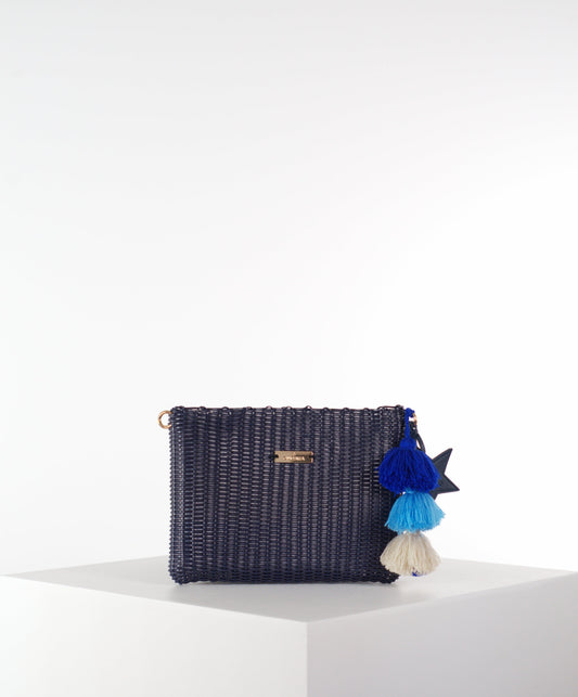 Clutch Ondara Azul Marino de Ondara Bags · plástico reciclado HDPE tejido a mano