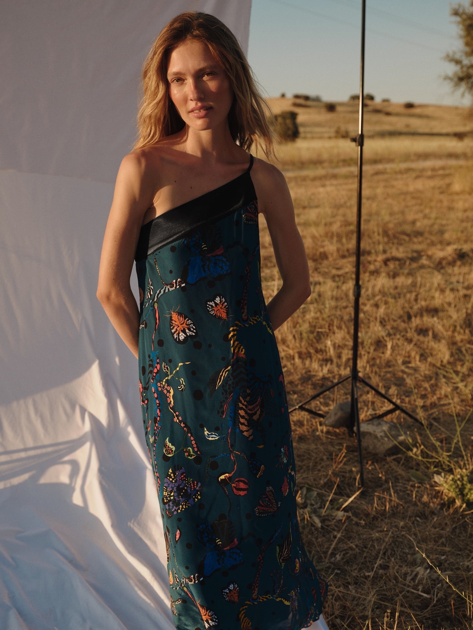 Vestido Lauren azul pato, vista frontal del canesú