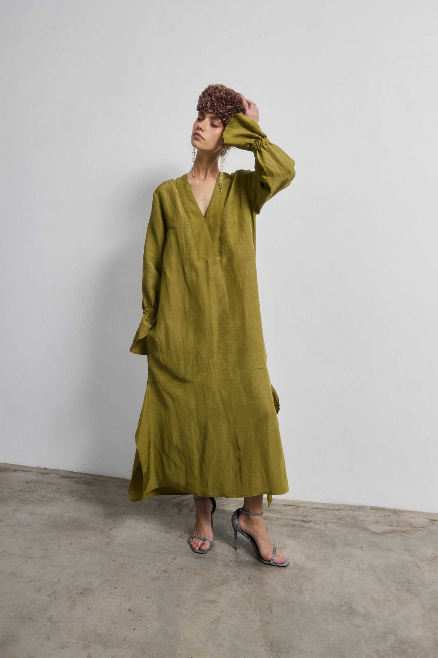 Vestido Lea Verde Oliva — Galcon Studio · detalle 2