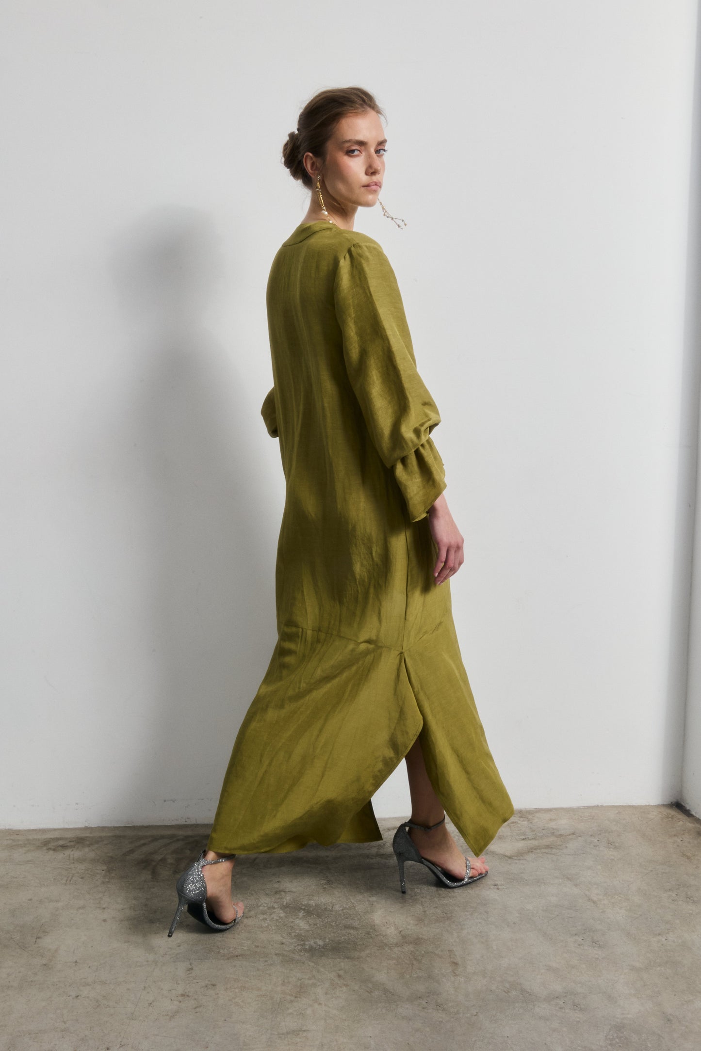 Vestido Lea Verde Oliva — Galcon Studio · detalle 6