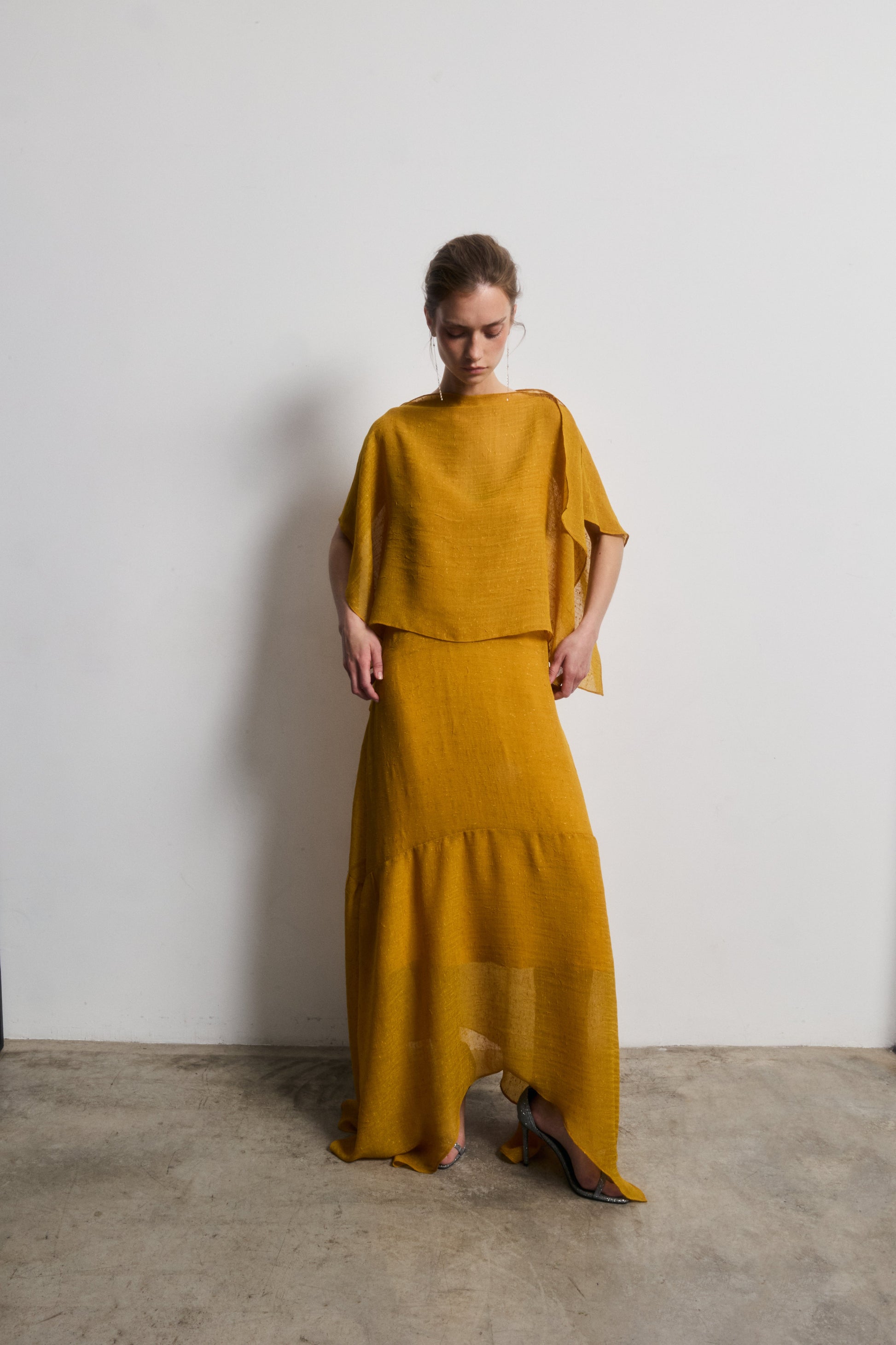 Vestido Diana Mostaza — Galcon Studio · detalle 2