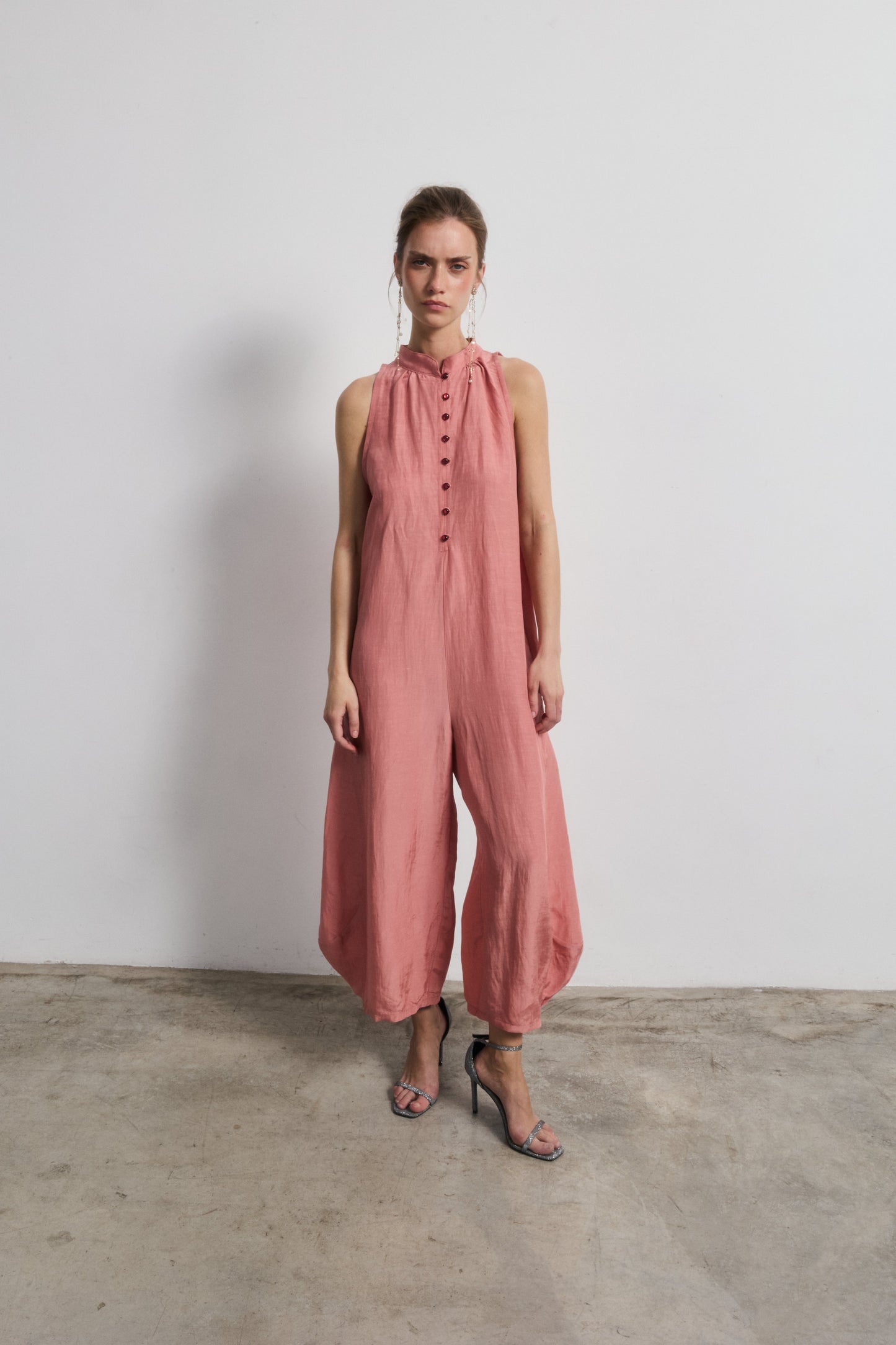 Mono Carolyne Rosa — Galcon Studio