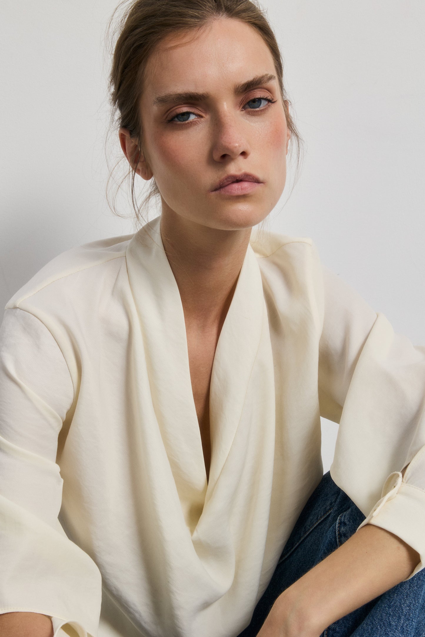 Camisa Gwyneth Blanco — Galcon Studio · detalle 4