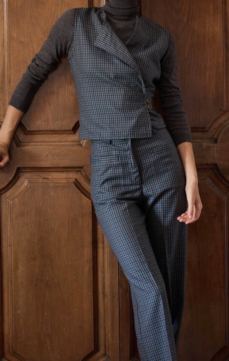 Conjunto azul cuadros chaleco y pantalón