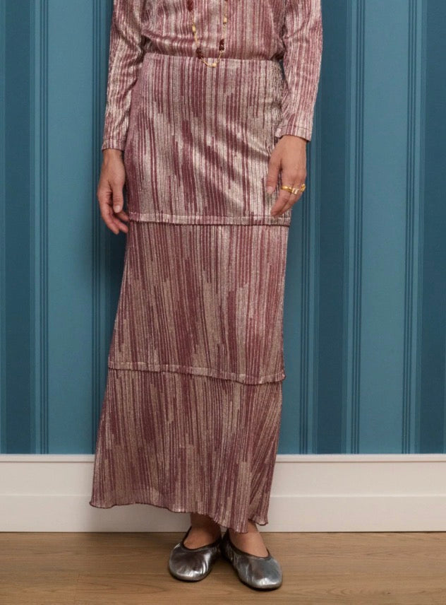 Falda larga rosa con hilo de lurex y acabado brillante – Josephine · PORTICO Concept, Turó Park Barcelona
