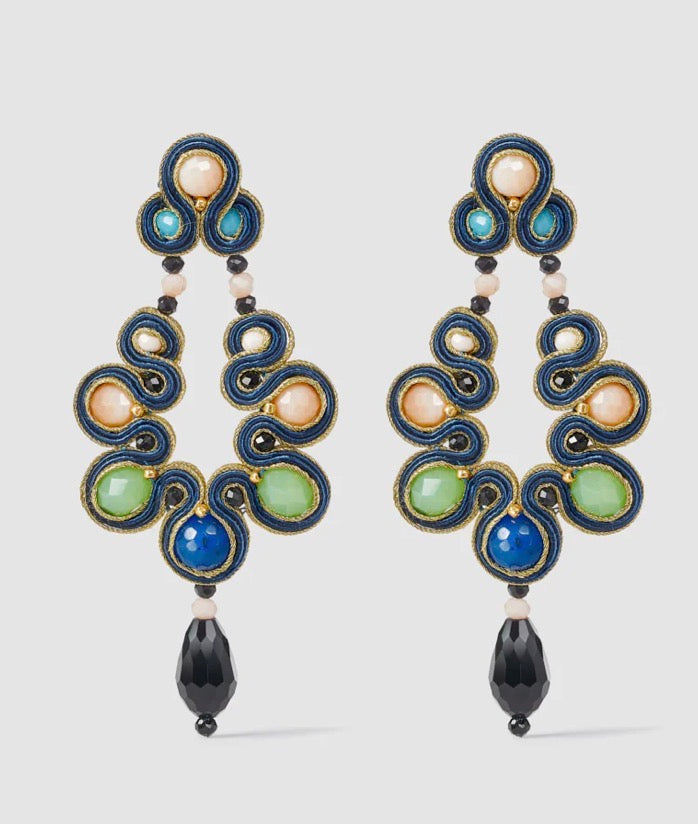 Pendientes Maria Antonieta Venus en azul marino – Musula · PORTICO Concept, Turó Park Barcelona